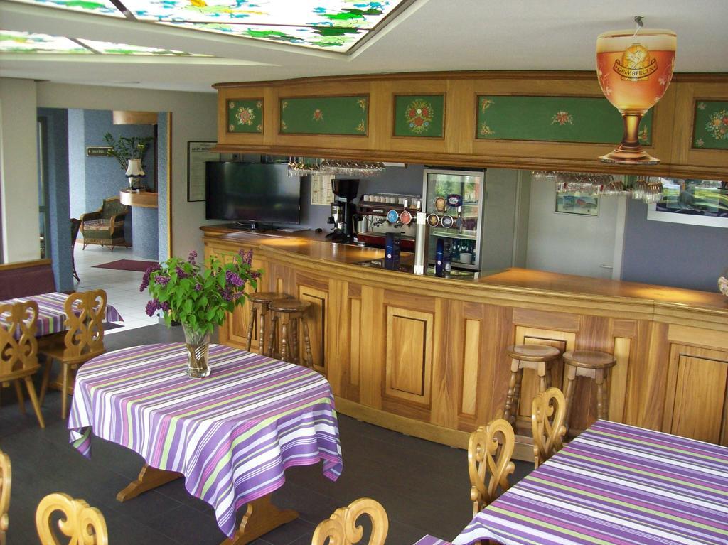 Hotel Restaurant La Tour Romaine - Haguenau - Strasbourg Nord Schweighouse-sur-Moder Exterior foto