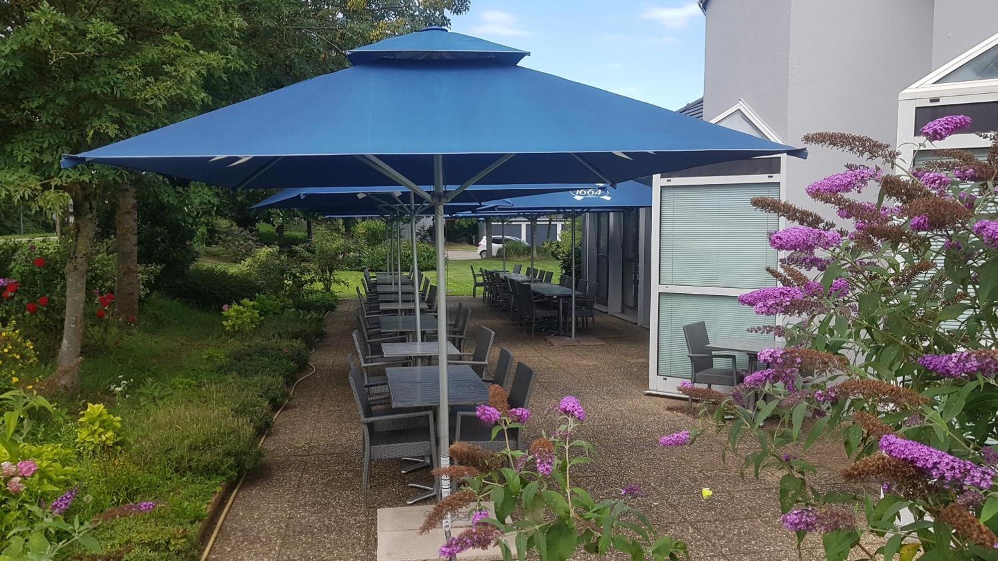 Hotel Restaurant La Tour Romaine - Haguenau - Strasbourg Nord Schweighouse-sur-Moder Exterior foto