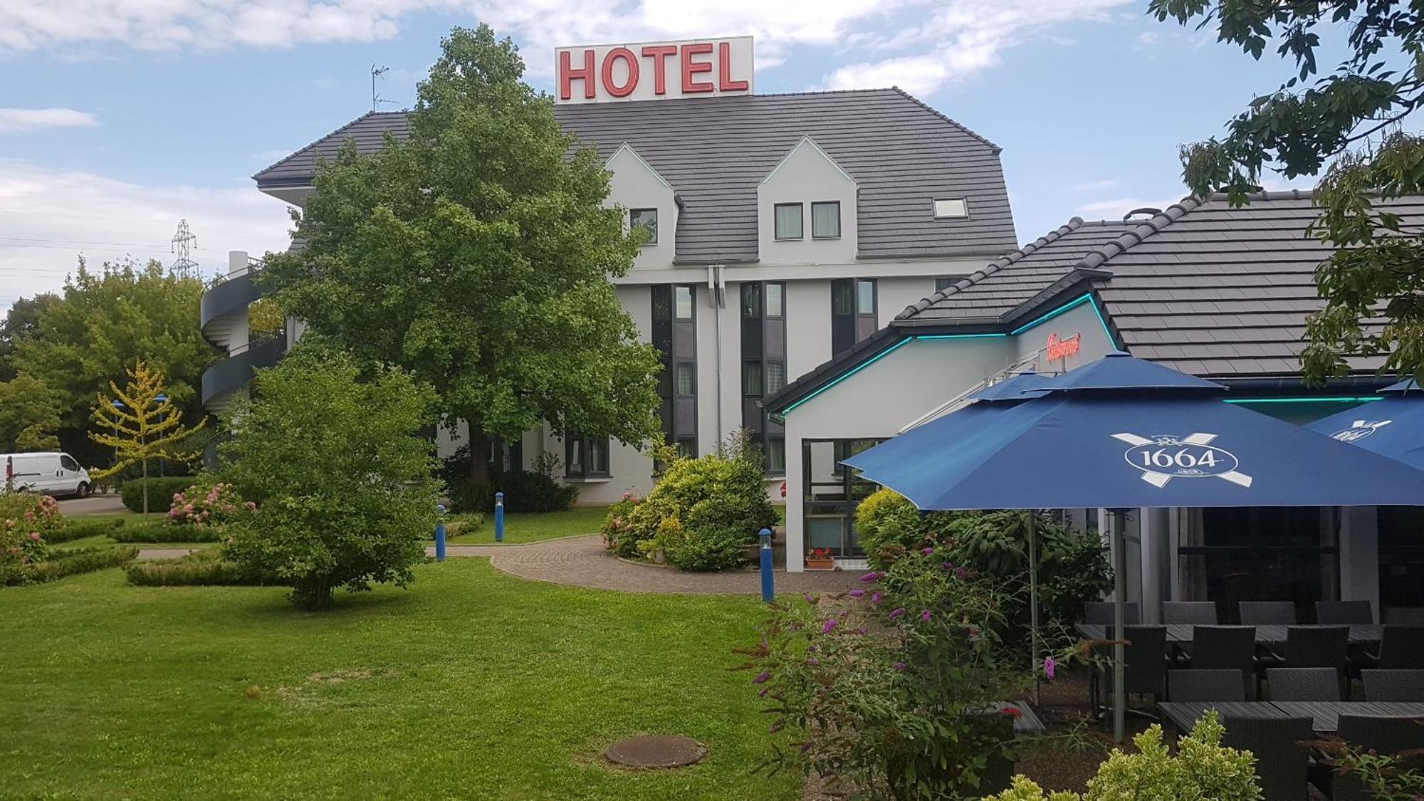Hotel Restaurant La Tour Romaine - Haguenau - Strasbourg Nord Schweighouse-sur-Moder Exterior foto